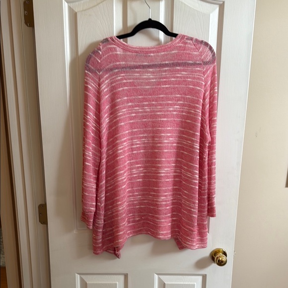 ๐ธ Nally & Millie: Pink and White Striped V-Neck Sweater - Picture 4 of 4